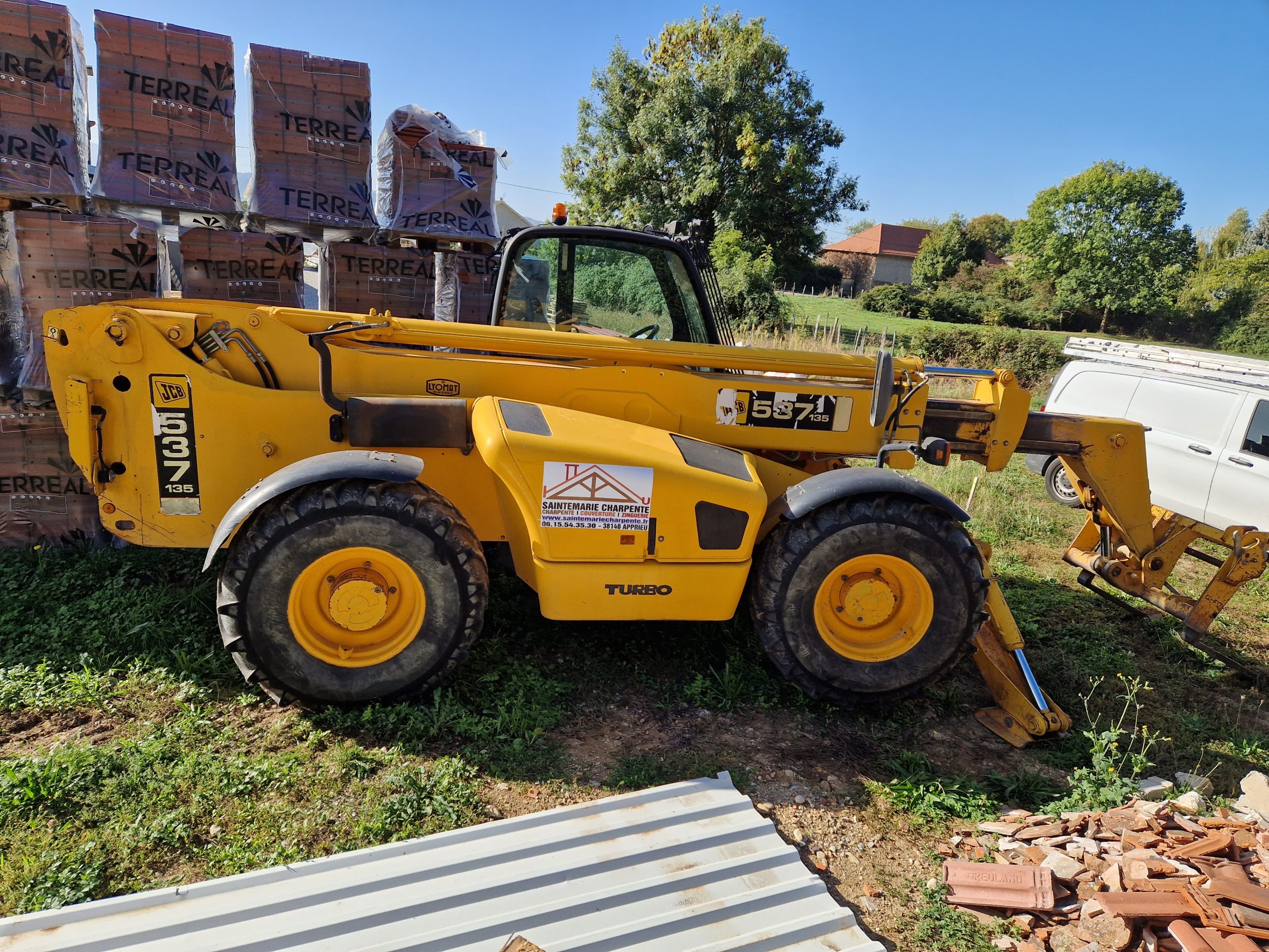 Chariot télescopique JCB 537-135 de 14 mètres